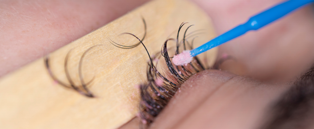 5 Common Mistakes People Make When Removing Eyelash Extensions